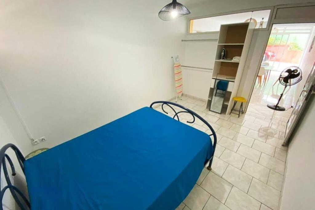 Charmant Appartement Avec Piscine Le Robert Exterior photo